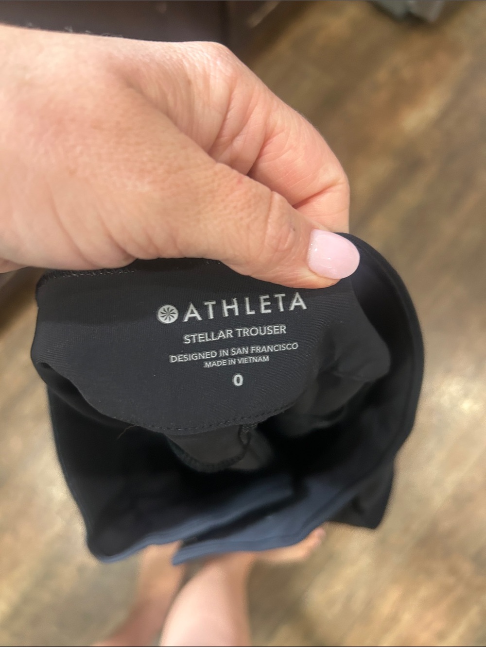 Athleta Stellar Trouser Black Straight-Leg Performance Pants EUC - Picture 3 of 3